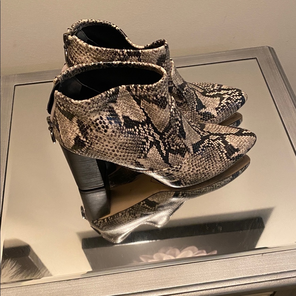 Chic Snakeskin Patterned Ankle Boots - image 2